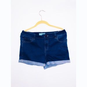 Blue jean shorts 💙